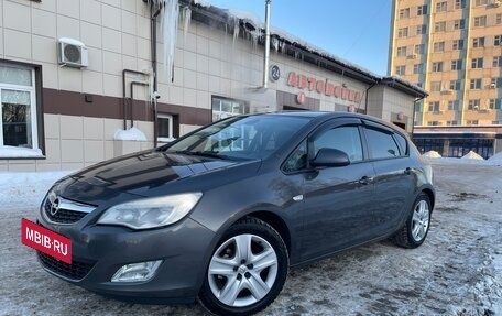 Opel Astra J, 2010 год, 750 000 рублей, 2 фотография