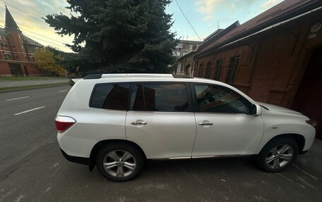 Toyota Highlander III, 2011 год, 2 500 000 рублей, 6 фотография