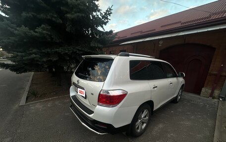 Toyota Highlander III, 2011 год, 2 500 000 рублей, 8 фотография