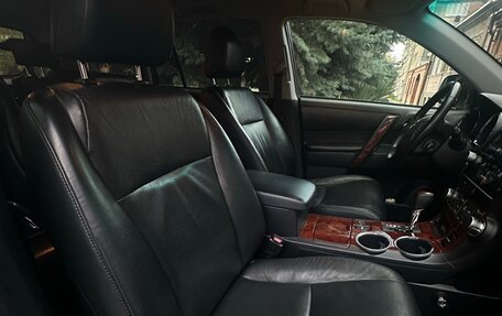 Toyota Highlander III, 2011 год, 2 500 000 рублей, 16 фотография