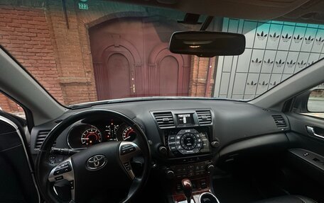 Toyota Highlander III, 2011 год, 2 500 000 рублей, 21 фотография