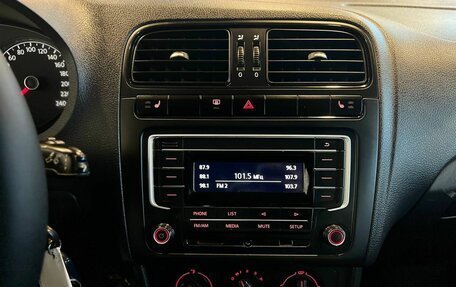 Volkswagen Polo VI (EU Market), 2015 год, 1 015 000 рублей, 13 фотография