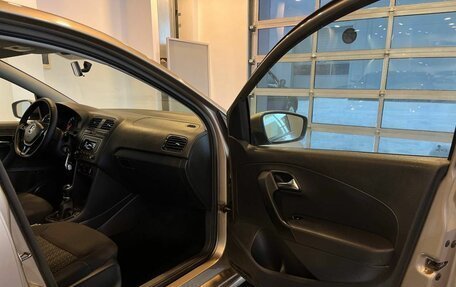 Volkswagen Polo VI (EU Market), 2015 год, 1 015 000 рублей, 26 фотография