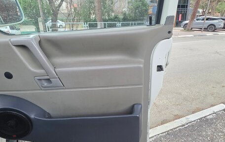 Volkswagen Transporter T4, 2002 год, 1 230 000 рублей, 18 фотография