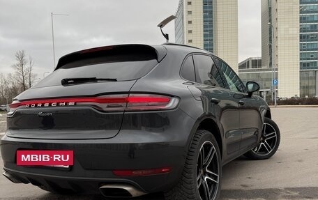 Porsche Macan I рестайлинг, 2021 год, 6 000 000 рублей, 2 фотография