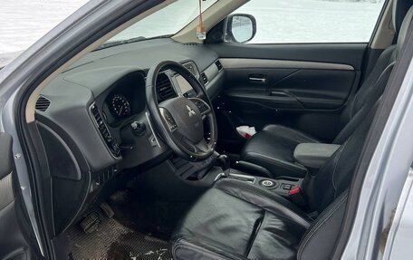 Mitsubishi Outlander III рестайлинг 3, 2012 год, 1 250 000 рублей, 6 фотография