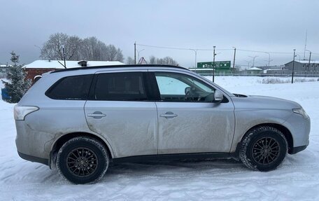 Mitsubishi Outlander III рестайлинг 3, 2012 год, 1 250 000 рублей, 10 фотография