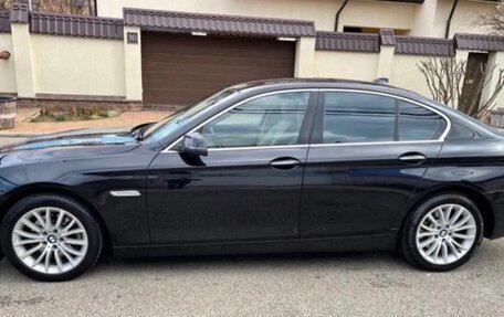 BMW 5 серия, 2013 год, 1 800 000 рублей, 3 фотография