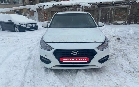 Hyundai Solaris II рестайлинг, 2017 год, 630 000 рублей, 2 фотография