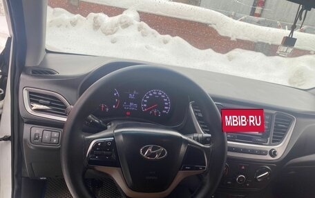 Hyundai Solaris II рестайлинг, 2017 год, 630 000 рублей, 8 фотография