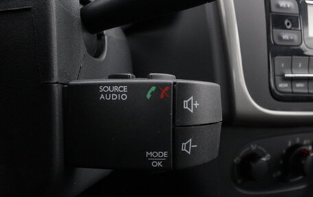 Renault Logan II, 2019 год, 1 100 000 рублей, 11 фотография