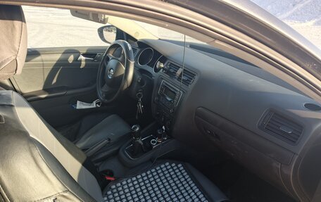 Volkswagen Jetta VI, 2014 год, 730 000 рублей, 4 фотография