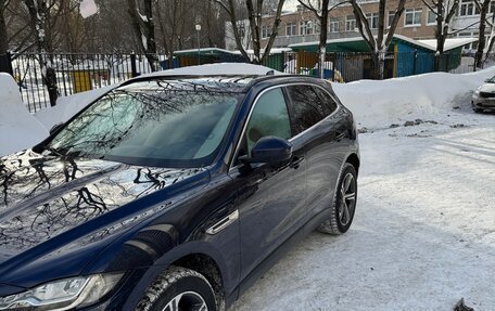Jaguar F-Pace, 2017 год, 2 350 000 рублей, 3 фотография