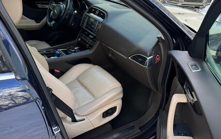 Jaguar F-Pace, 2017 год, 2 350 000 рублей, 15 фотография