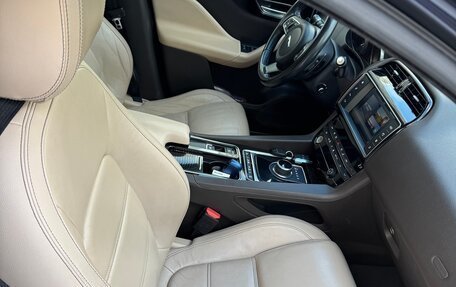 Jaguar F-Pace, 2017 год, 2 350 000 рублей, 16 фотография