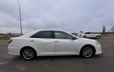 Toyota Camry, 2017 год, 1 900 000 рублей, 7 фотография
