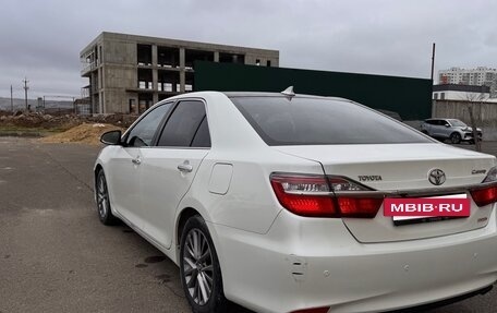 Toyota Camry, 2017 год, 1 900 000 рублей, 4 фотография