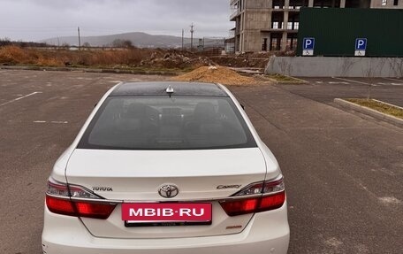 Toyota Camry, 2017 год, 1 900 000 рублей, 5 фотография