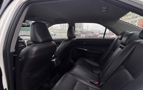 Toyota Camry, 2017 год, 1 900 000 рублей, 14 фотография