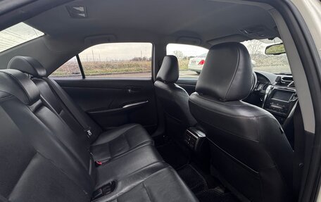 Toyota Camry, 2017 год, 1 900 000 рублей, 16 фотография