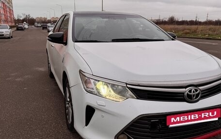 Toyota Camry, 2017 год, 1 900 000 рублей, 8 фотография