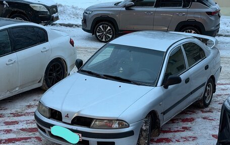 Mitsubishi Carisma I, 1999 год, 250 000 рублей, 1 фотография