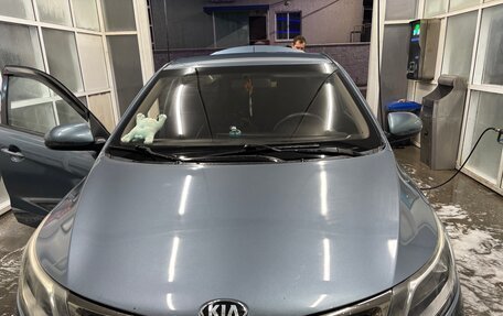 KIA Rio III рестайлинг, 2013 год, 900 000 рублей, 2 фотография