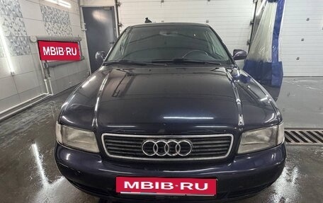 Audi A4, 1998 год, 470 000 рублей, 3 фотография