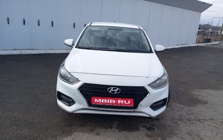 Hyundai Solaris II рестайлинг, 2019 год, 950 000 рублей, 1 фотография