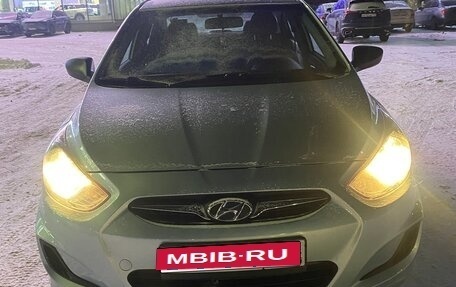 Hyundai Solaris II рестайлинг, 2012 год, 890 000 рублей, 1 фотография