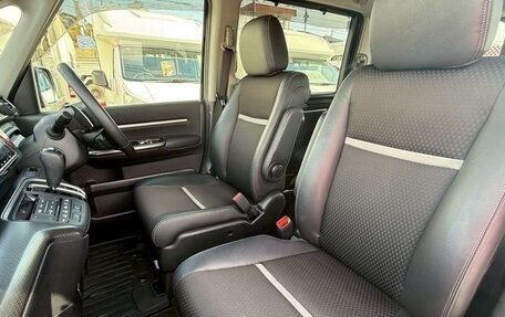 Honda Stepwgn IV, 2018 год, 1 700 000 рублей, 10 фотография