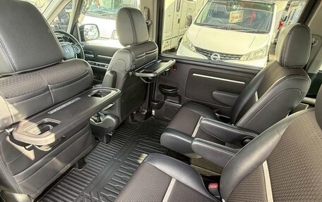 Honda Stepwgn IV, 2018 год, 1 700 000 рублей, 15 фотография