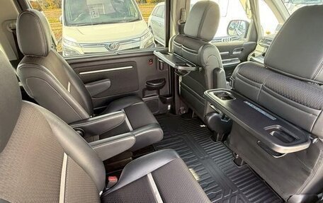 Honda Stepwgn IV, 2018 год, 1 700 000 рублей, 16 фотография