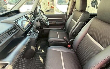 Honda Stepwgn IV, 2018 год, 1 700 000 рублей, 11 фотография