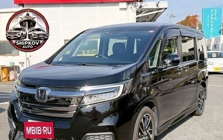 Honda Stepwgn IV, 2018 год, 1 700 000 рублей, 2 фотография