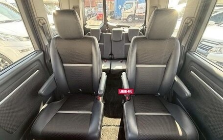 Honda Stepwgn IV, 2018 год, 1 700 000 рублей, 17 фотография