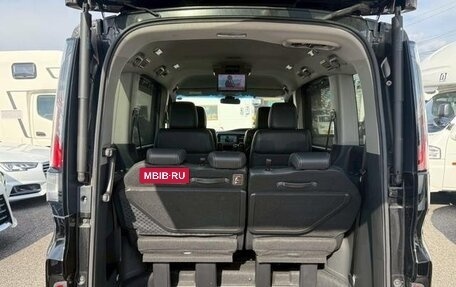 Honda Stepwgn IV, 2018 год, 1 700 000 рублей, 21 фотография