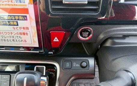 Honda Stepwgn IV, 2018 год, 1 700 000 рублей, 30 фотография