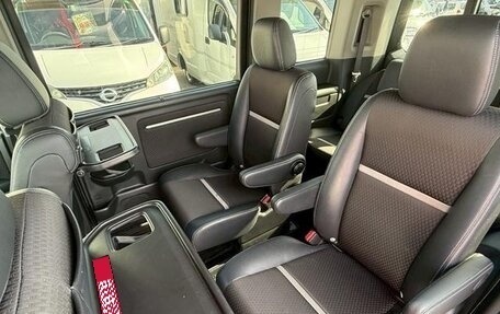 Honda Stepwgn IV, 2018 год, 1 700 000 рублей, 18 фотография