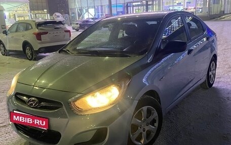 Hyundai Solaris II рестайлинг, 2012 год, 890 000 рублей, 3 фотография