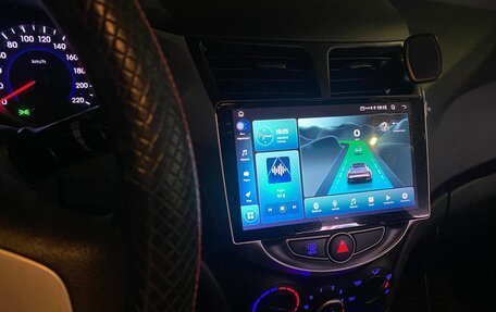 Hyundai Solaris II рестайлинг, 2012 год, 890 000 рублей, 9 фотография