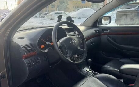 Toyota Avensis III рестайлинг, 2004 год, 615 000 рублей, 8 фотография