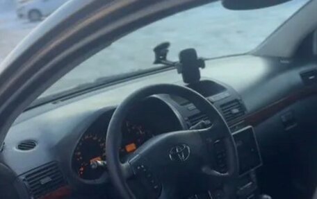 Toyota Avensis III рестайлинг, 2004 год, 615 000 рублей, 13 фотография