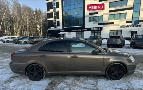 Toyota Avensis III рестайлинг, 2004 год, 615 000 рублей, 2 фотография