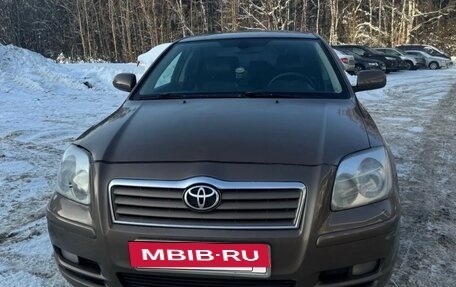 Toyota Avensis III рестайлинг, 2004 год, 615 000 рублей, 4 фотография
