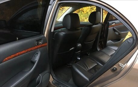 Toyota Avensis III рестайлинг, 2004 год, 615 000 рублей, 22 фотография