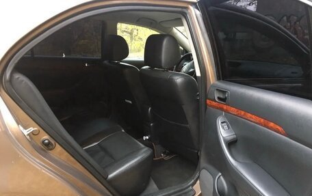 Toyota Avensis III рестайлинг, 2004 год, 615 000 рублей, 25 фотография