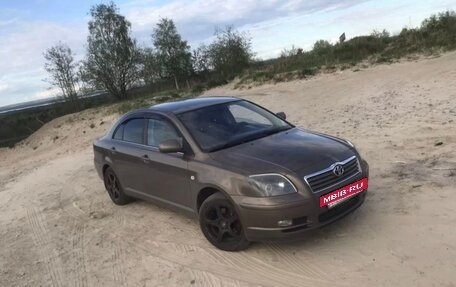 Toyota Avensis III рестайлинг, 2004 год, 615 000 рублей, 20 фотография