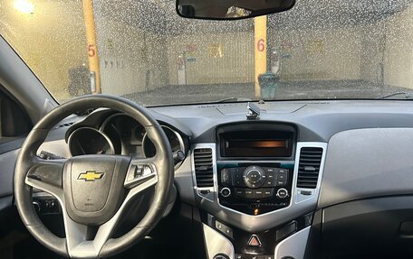 Chevrolet Cruze II, 2010 год, 770 000 рублей, 10 фотография