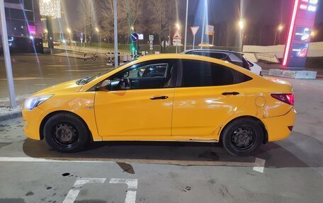 Hyundai Solaris II рестайлинг, 2015 год, 430 000 рублей, 2 фотография